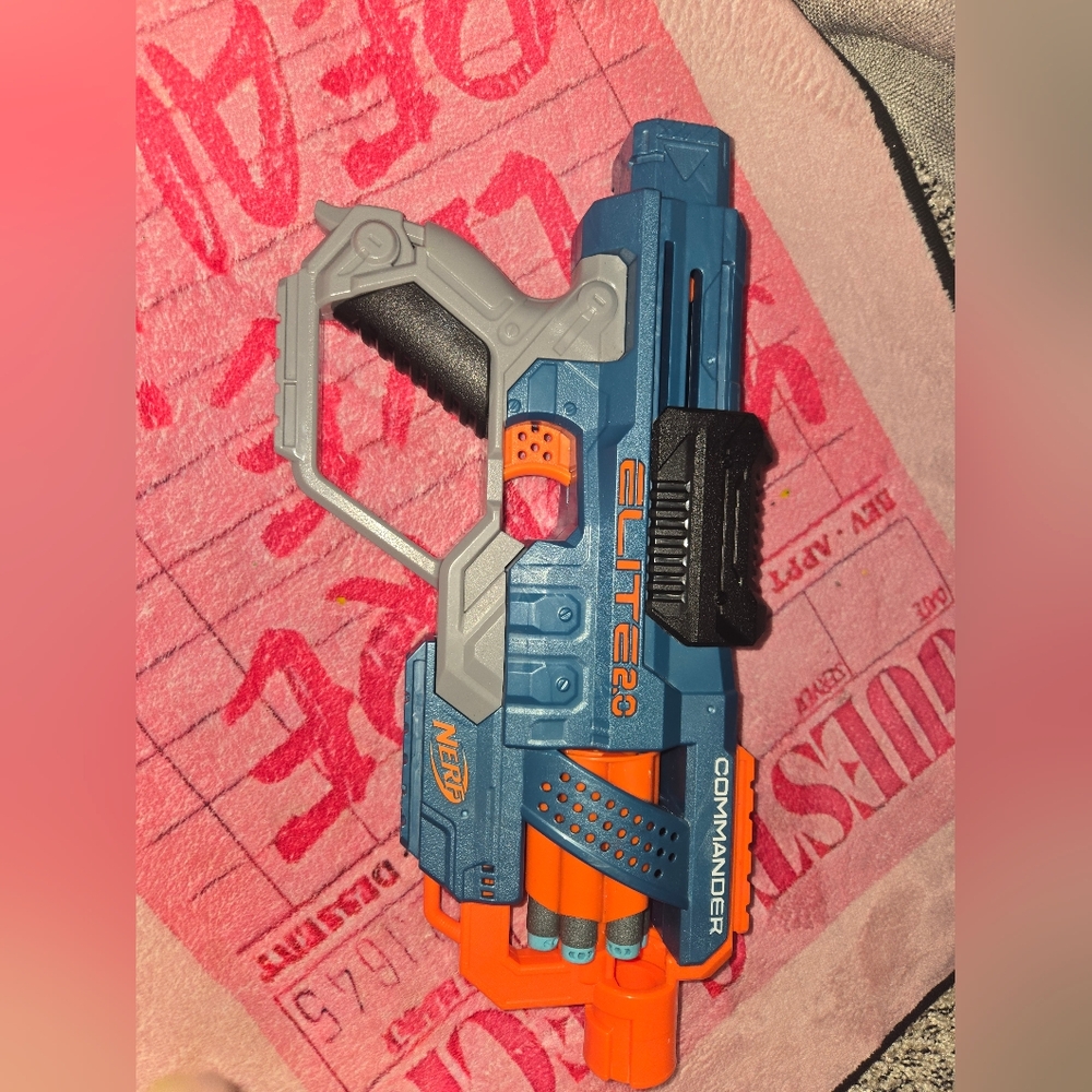 Nerf Elite 2.0 Commander in Blue and Orange